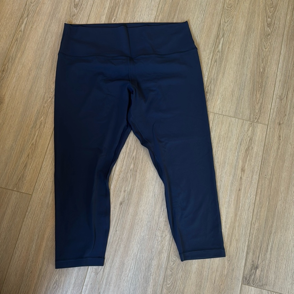 Lululemon Align Crop 23” Legging size 18 navy blue